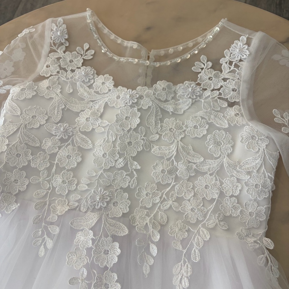 White Lace Girls First Communion Flower Girl Dress. - Picture 6 of 16